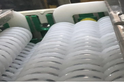 溢格人員參觀蝕刻設(shè)備生產(chǎn)基地